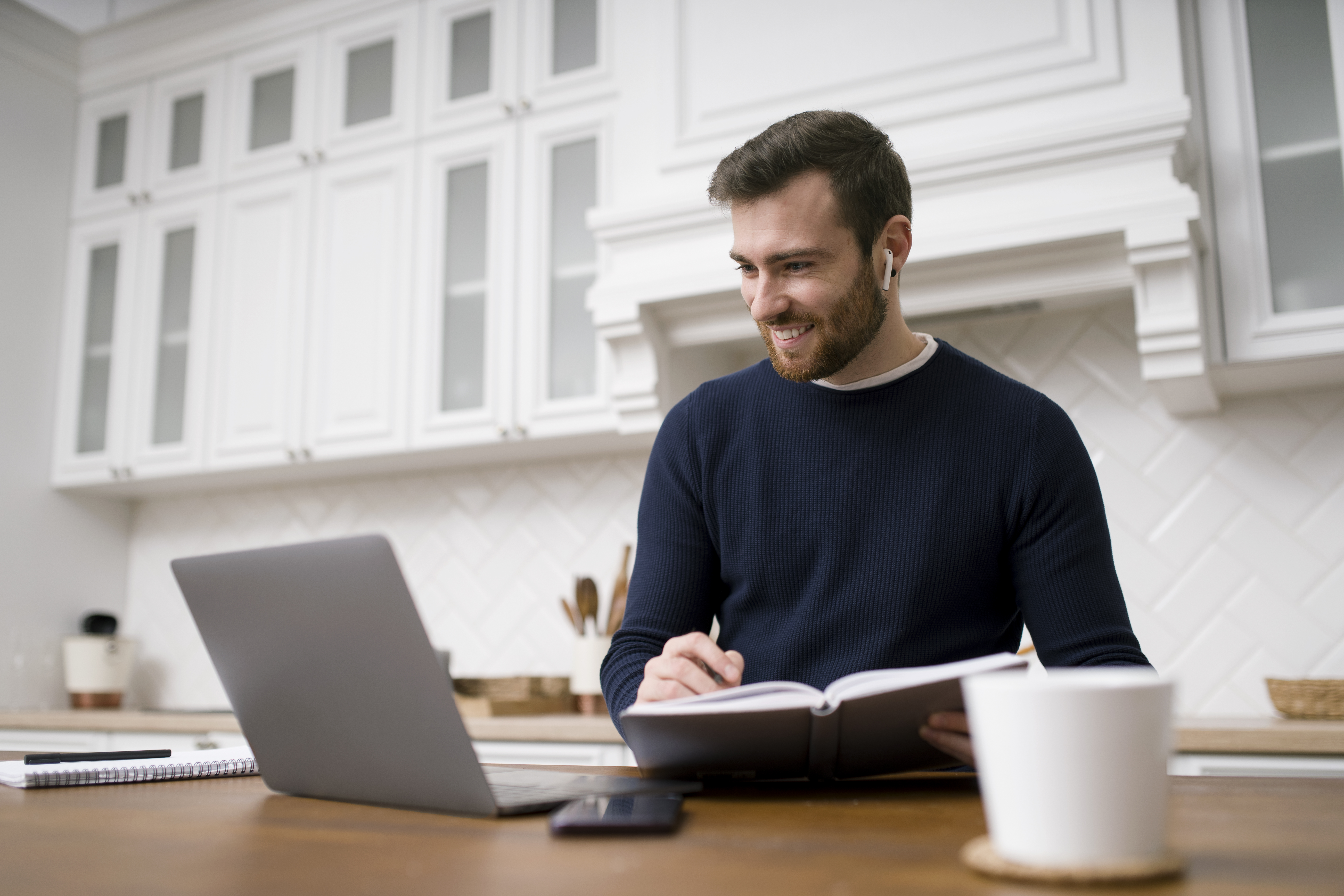 Organizar Finanças Pessoais em 2025: O Guia Completo para Tomar o Controle do Seu Dinheiro 6 Capa ilustrativa sobre ideias de renda extra online em 2025